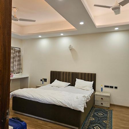 Villa In Vrindavan, Hare Krishna M Extérieur photo