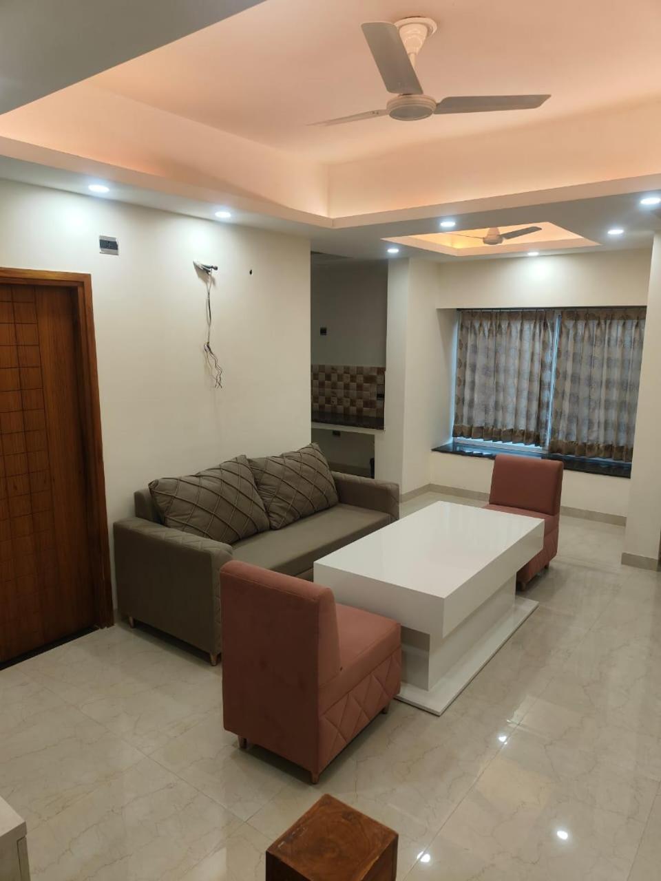 Villa In Vrindavan, Hare Krishna M Extérieur photo
