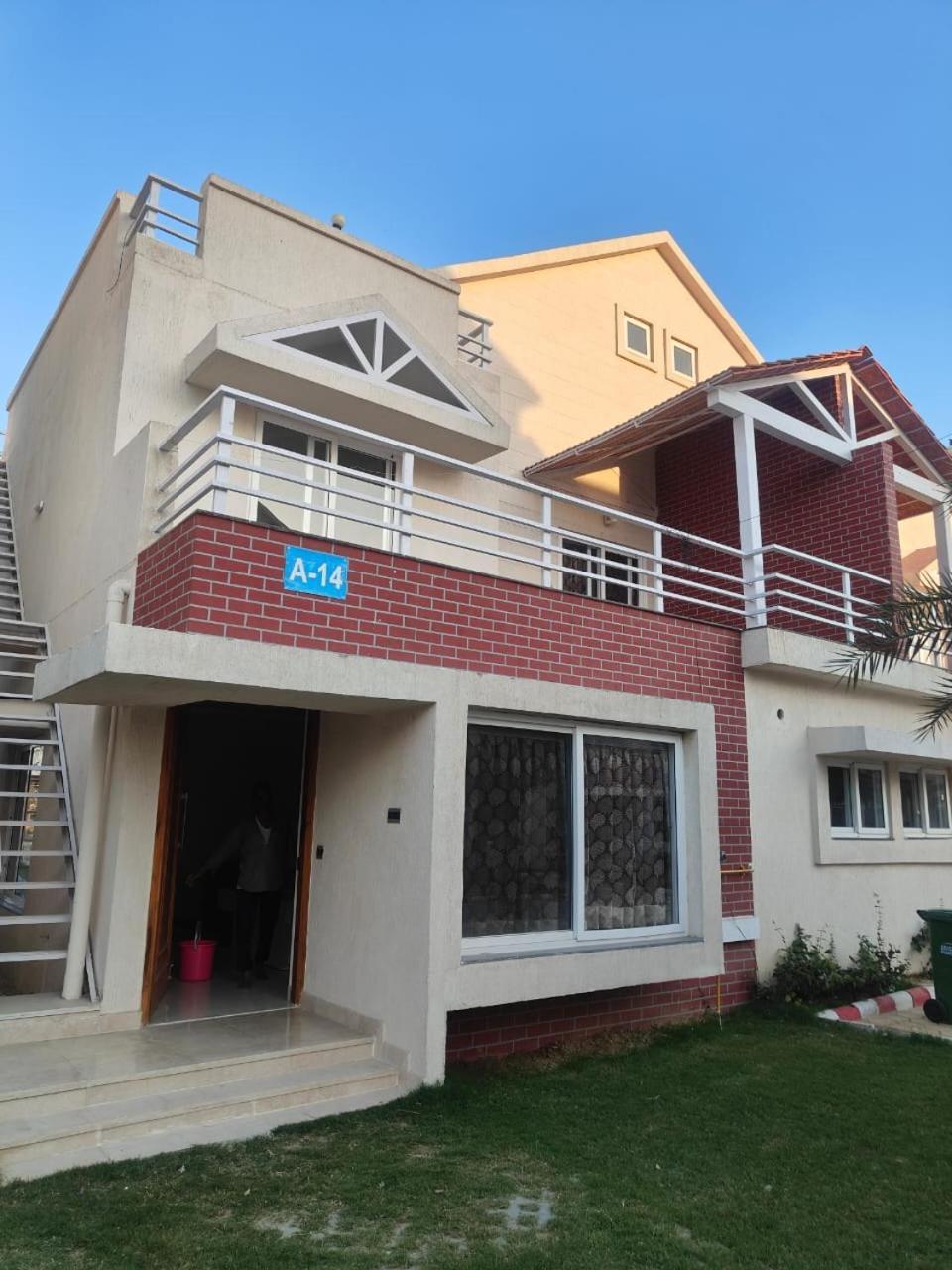 Villa In Vrindavan, Hare Krishna M Extérieur photo