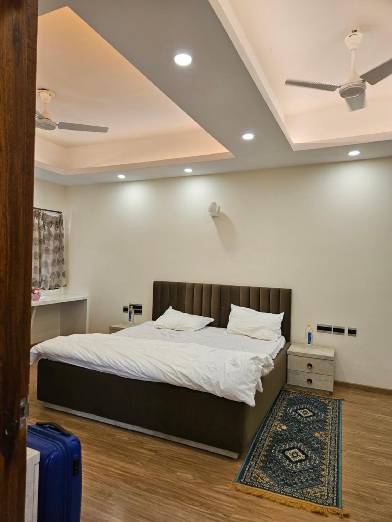 Villa In Vrindavan, Hare Krishna M Extérieur photo