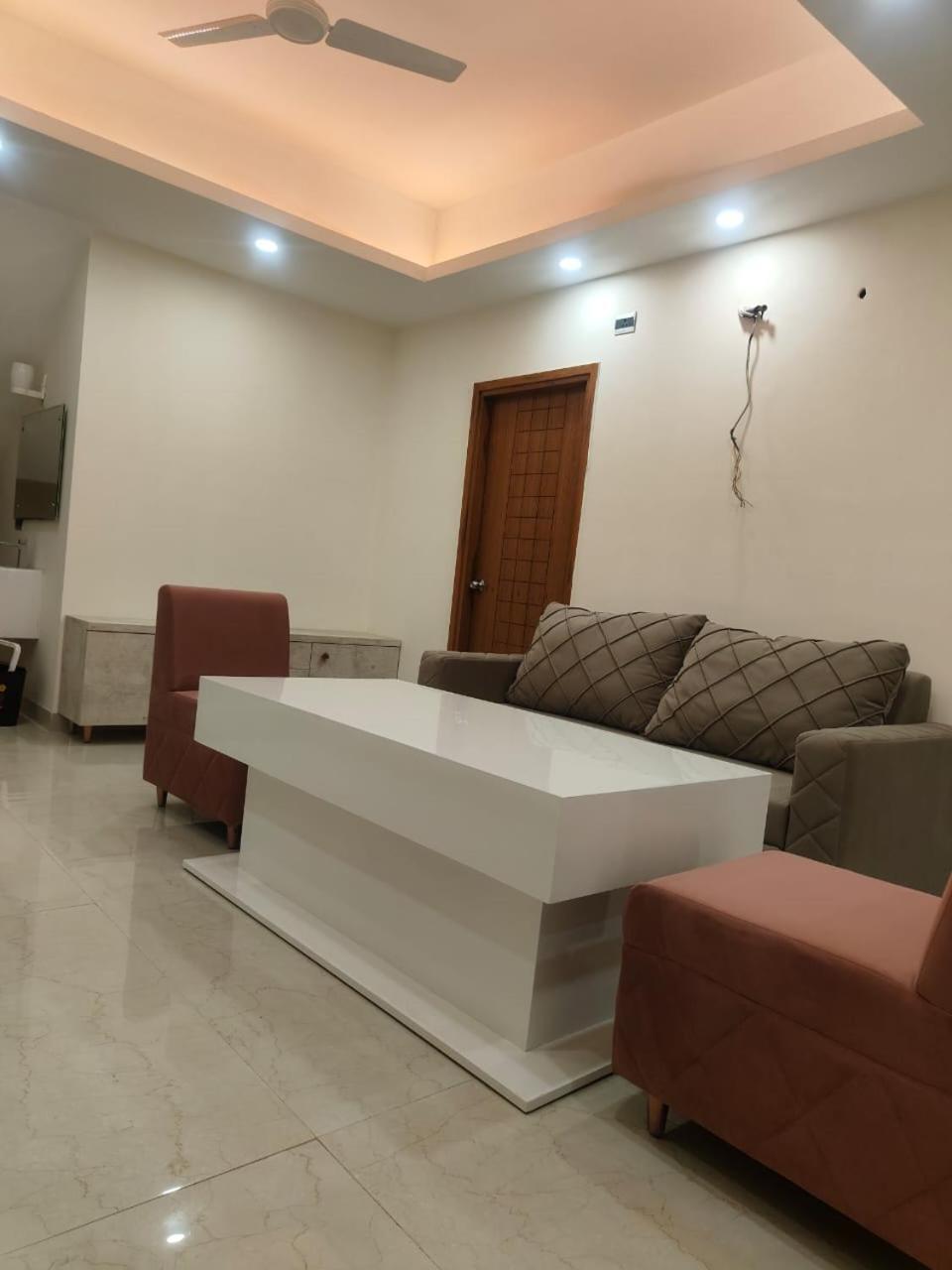 Villa In Vrindavan, Hare Krishna M Extérieur photo